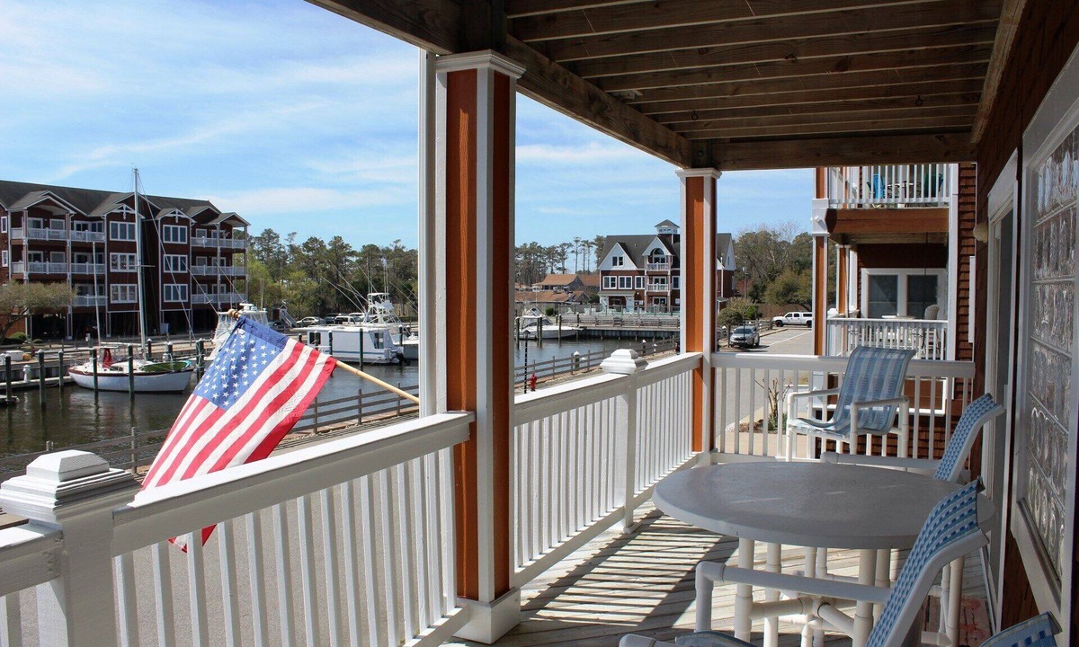 Manteo Condo | SBC401 - Shallowbag Bay Club 401