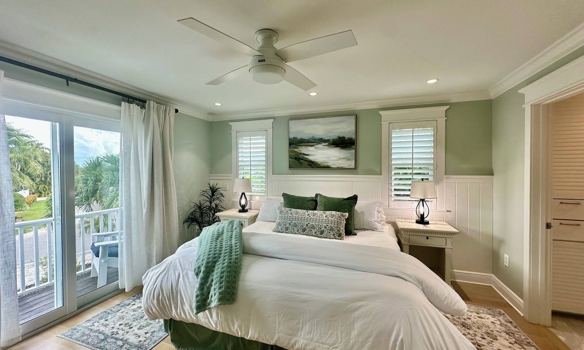 Anna Maria Cottage | Sea Glass Cottage North End Of Anna Maria 2bed/2 bath w/pool Steps to Beach