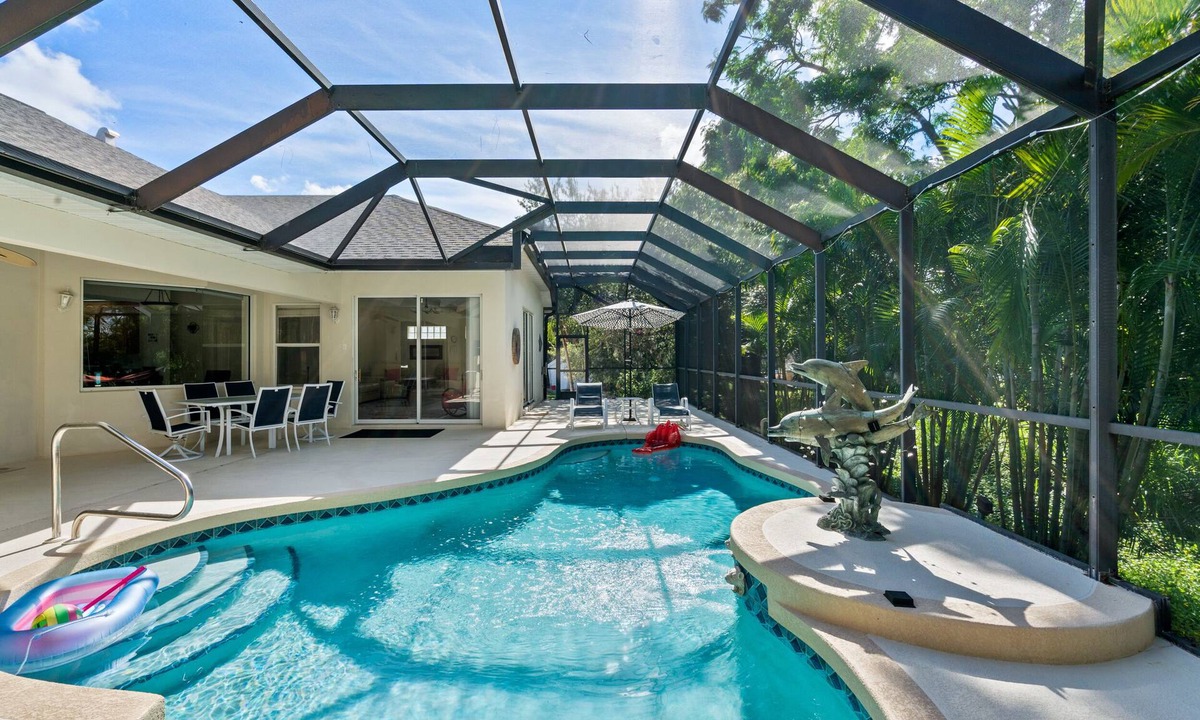 Laurel Villa | Sea Glass Serenity, 3+2, Nokomis Beach, Heated Pool