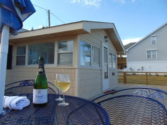 Kure Beach House | SeaChelle - Fully renovated Luxury beach cottage! PET FRIENDLY! cottage