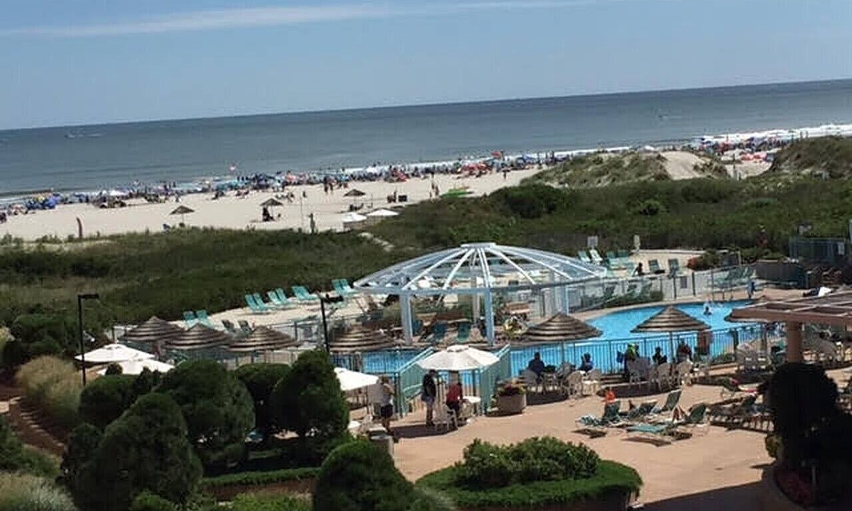 Diamond Beach Condo | SEAPOINTE VILLAGE - Newly redone Beachfront Getaway!
