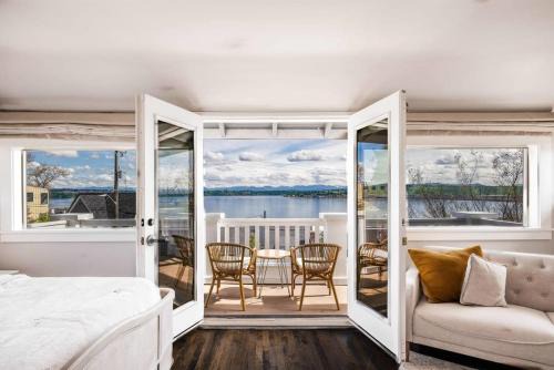 Leschi House | Seattle Craftsman Mansion w Lk&Mt Rainier view