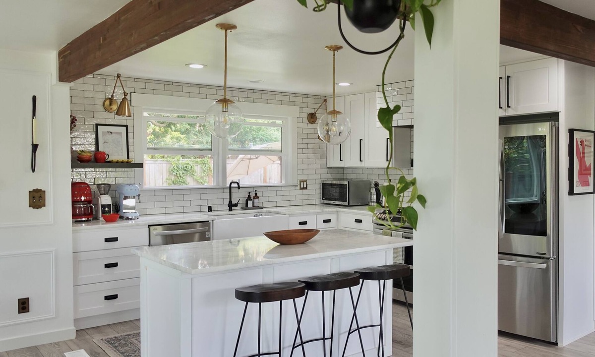 Crown Hill House | Seattle Lighthaus: 4BR Retreat, Entire Property with Luxurious Amenities! ✨