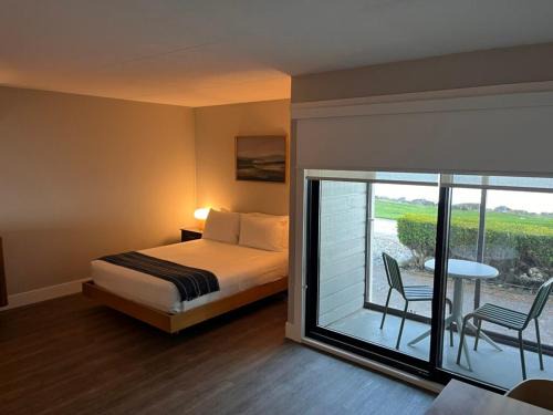 Downtown Hotel | Sechelt inn