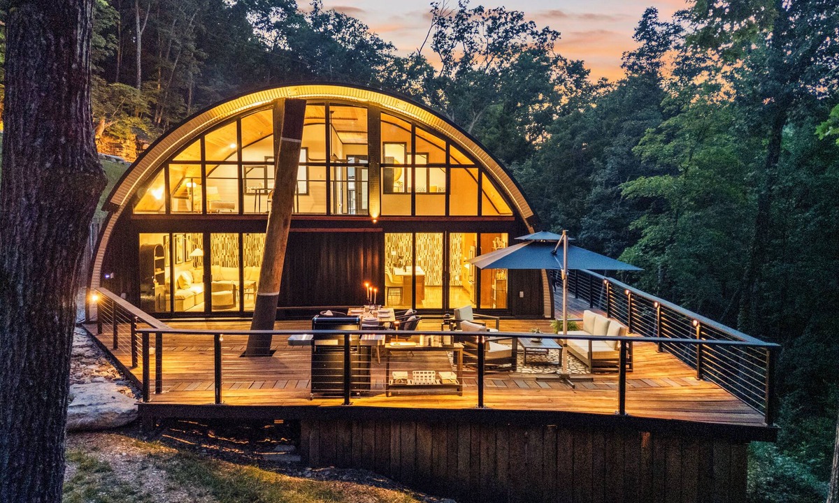 Blue Eye House | Secluded Modern Home on 9 Wooded Acres with Indoor Pickleball Court