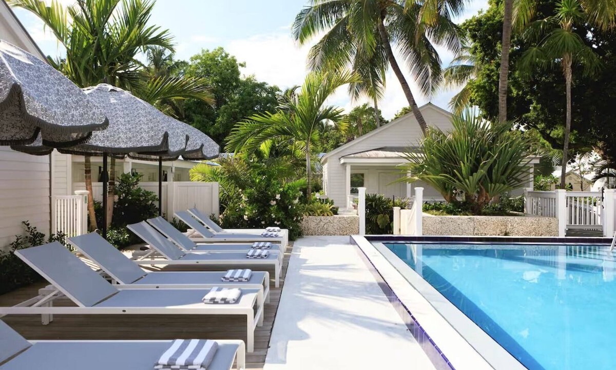 Old Town Hotel | Serene Bungalow with Outdoor Pool Access | Free Breakfast Onsite!