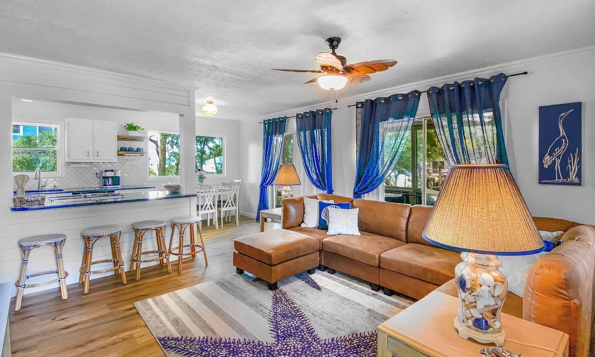 Long Beach Cottage | Shellease Cottage-n4 minute walk to the beach!nGolf Cart available!