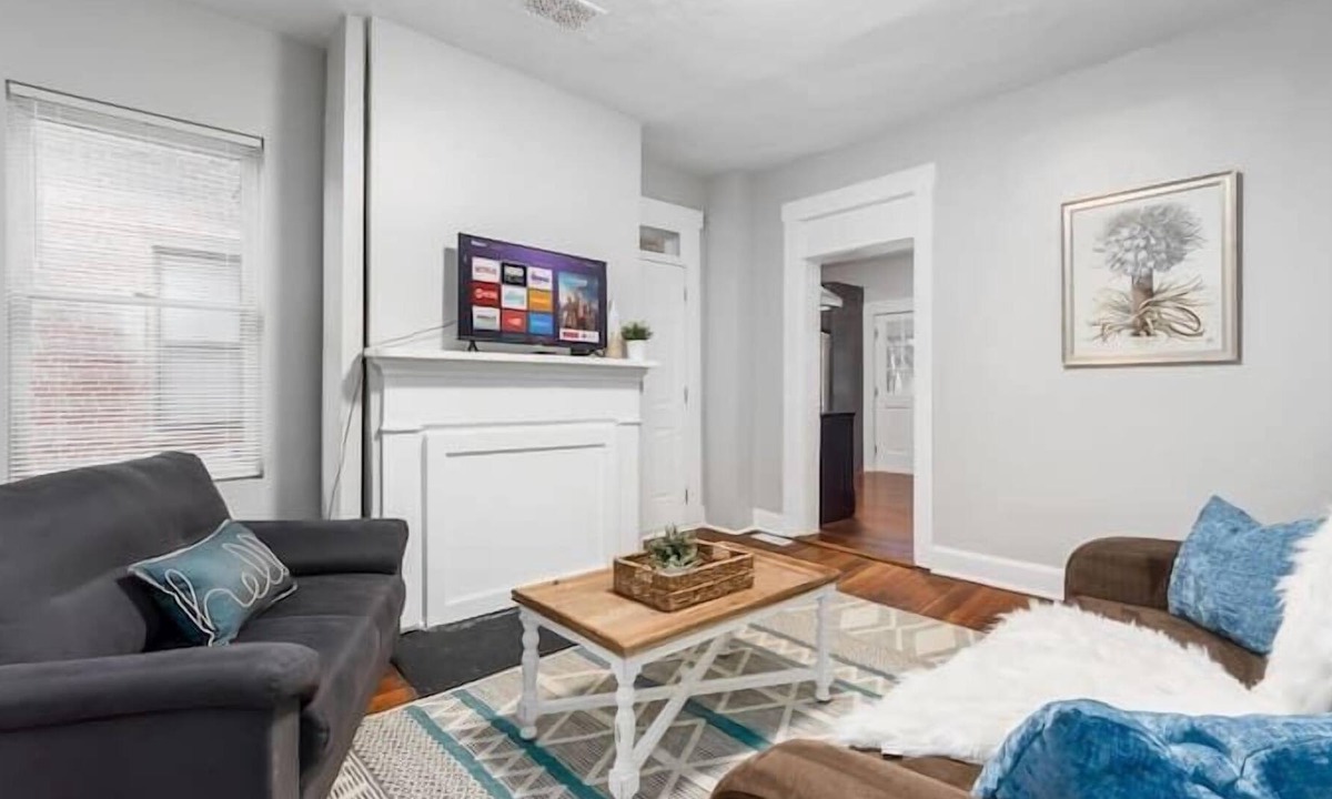 Italian Village House | Short North-45 -- PERFECT SHORT NORTH 2BR APT l FREE PARKING