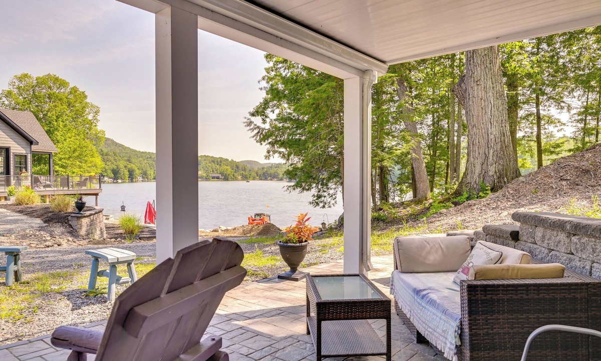 Averill Park Cottage | Ski, Skate & Get Cozy Fireside: Crooked Lake Home