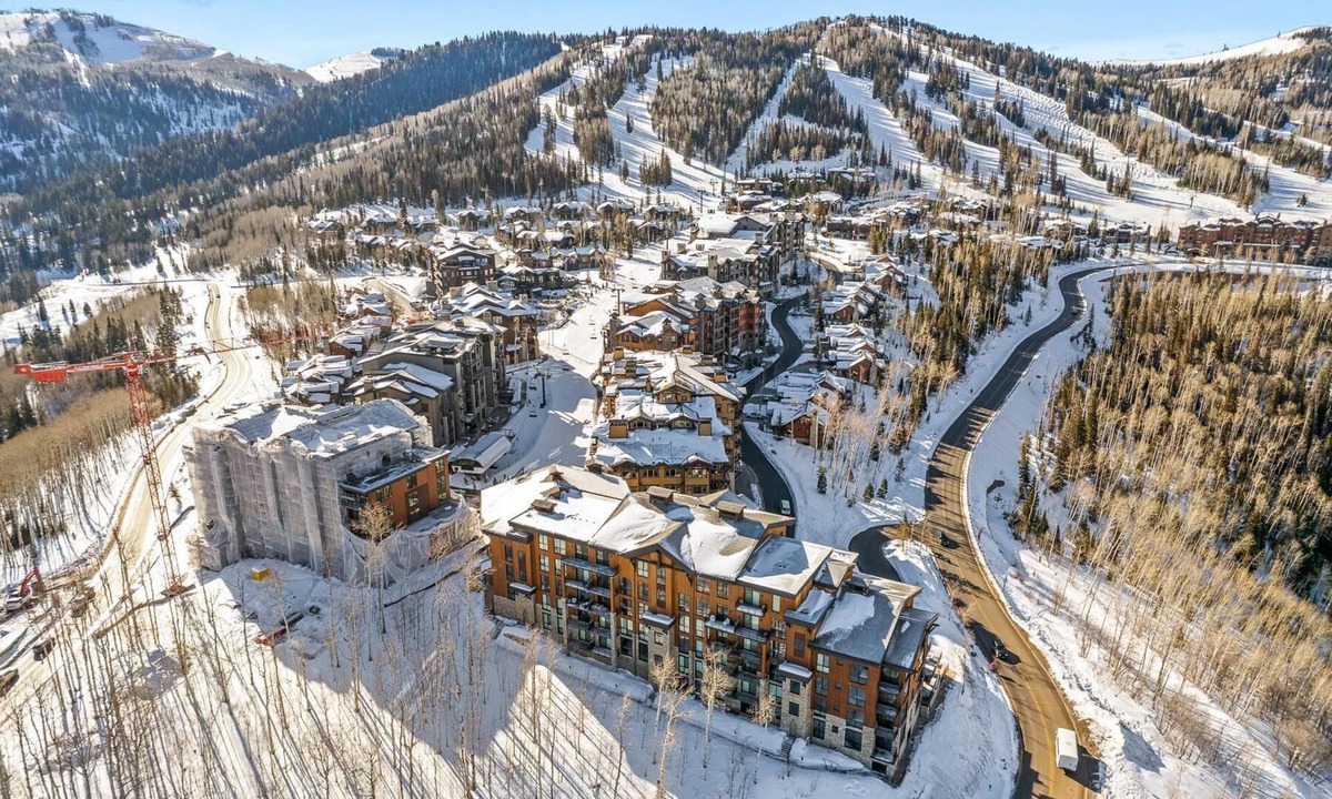 Empire Pass Condo | Slopeside Studio Condo in Empire Pass with Mountain Views
