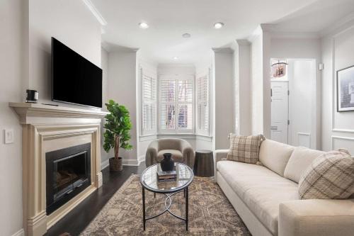 Dupont Circle Apartment | Sojourn Chic 3BD in DC's West End