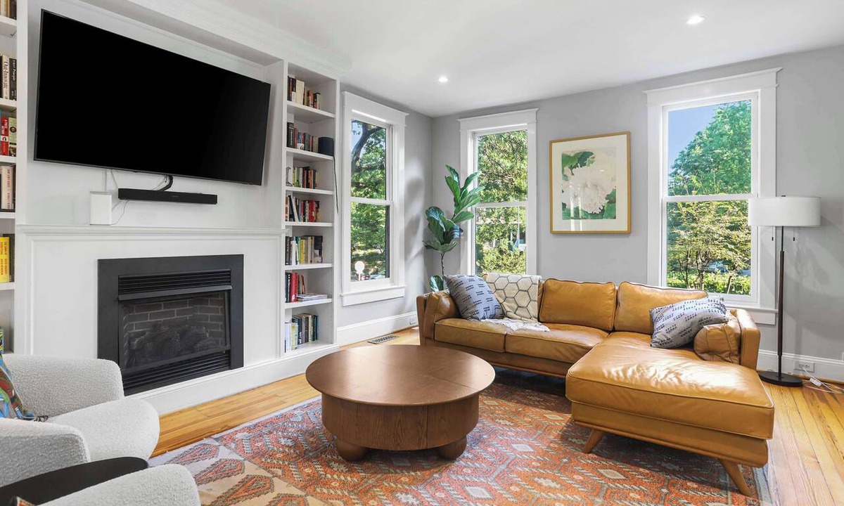 Capitol Hill House | Sojourn Sunlit 4BD Rowhome on Capitol Hill