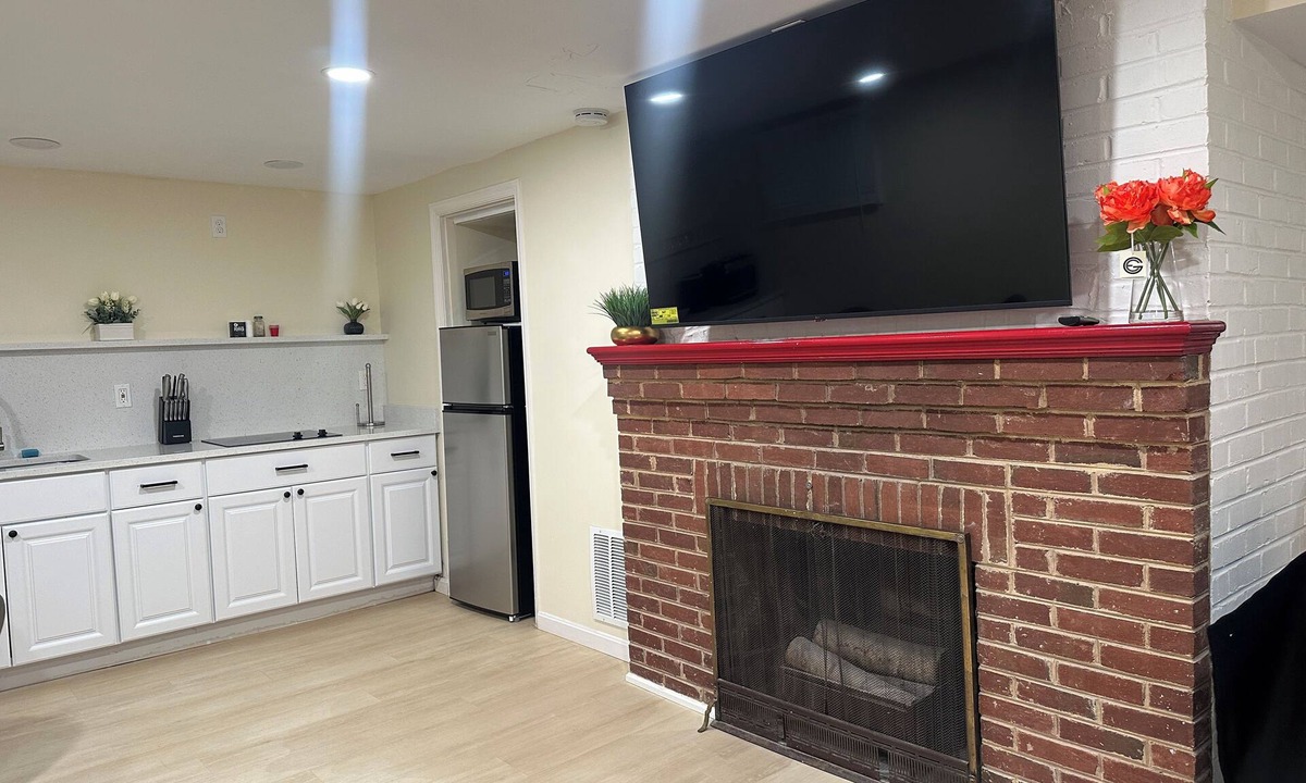 Bethesda Apartment | Soothing 1-bedroom apartment in welcoming Bethesda nr Metro & NIH