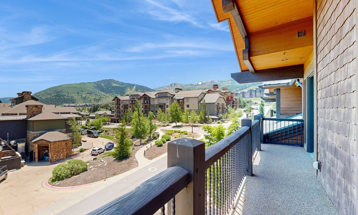 Park City House | Sophisticated Mountain-View Condo | Hot Tub, Heated Pool | Walk to Gondola