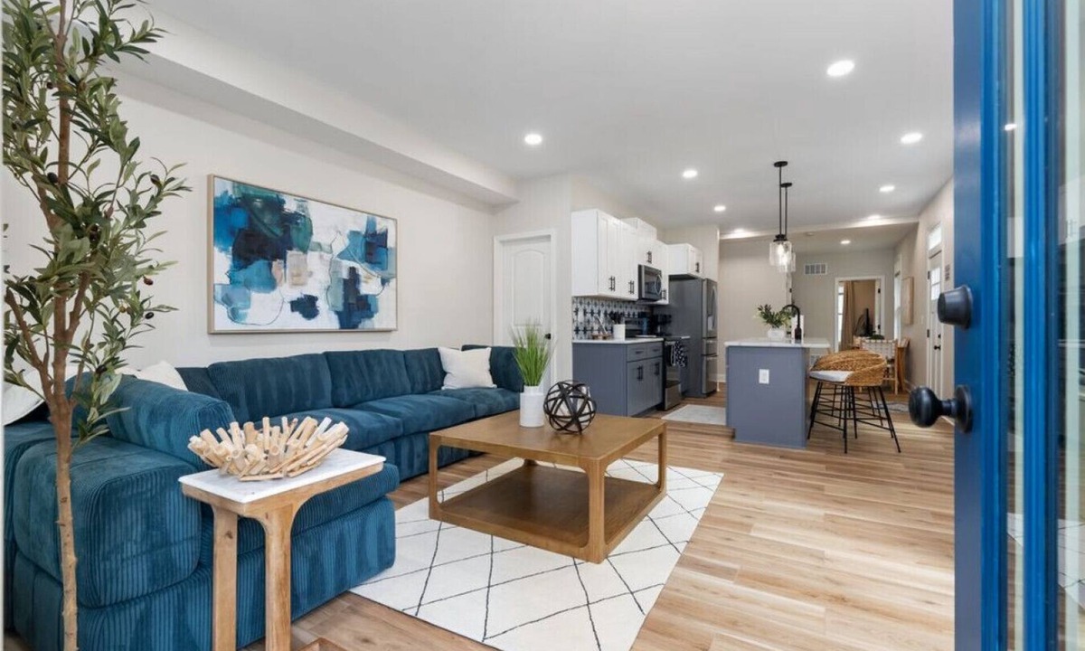 Victorian Village House | Spacious 3-Bedroom Home with King Suite, Parking Permits, and Prime Location Near Downtown Columbus