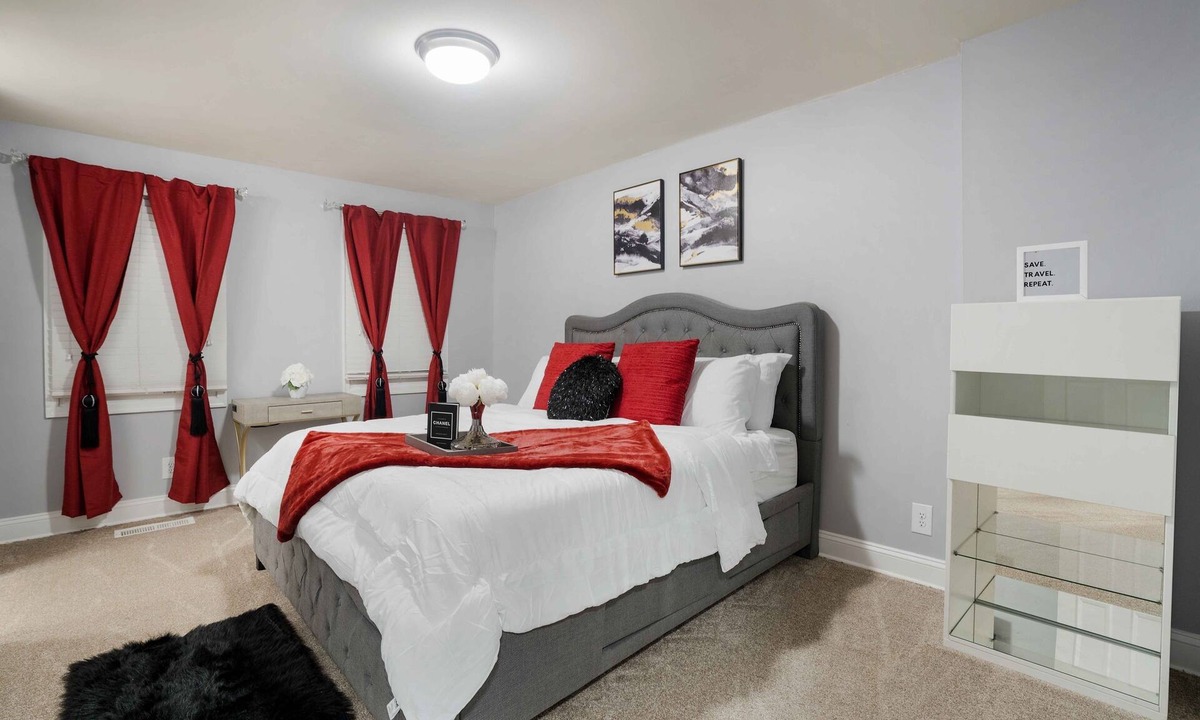 Alexandria West House | Spacious 3-Bedroom Townhome