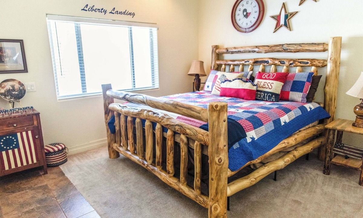 Pinetop House | Spacious & Cozy Cabin – Minutes from Go-Karts, Golf, Trails, Lakes & Family Fun!