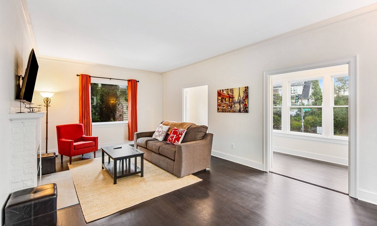 Wallingford House | Spacious home with fenced yard, patio, & sunroom - near UW/Green Lake