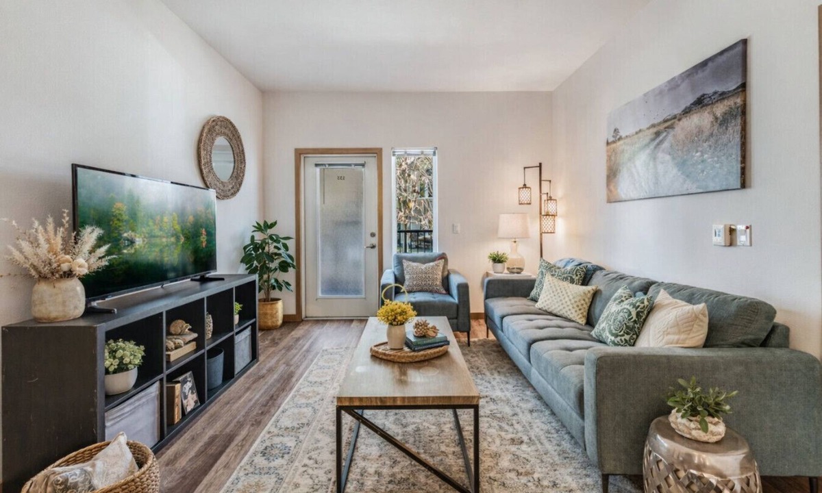 Downtown Apartment | Spacious Modern 1BR 1BA w/AC | Downtown Redmond