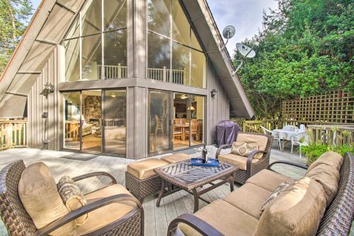 Manchester House | Spacious Redwood Retreat w/Hidden Hot Tub