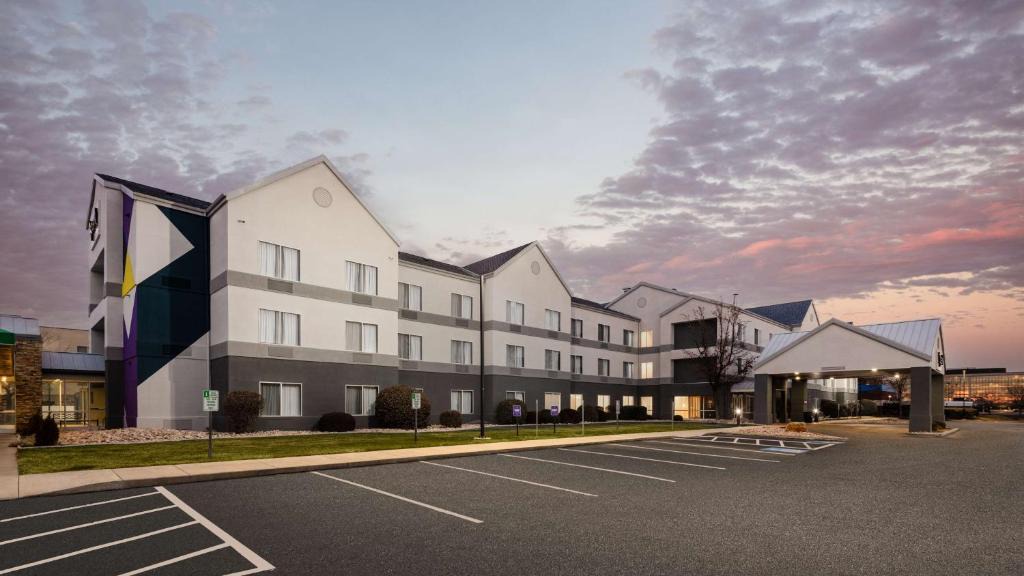 Salt Lake City Hotel | Spark by Hilton Salt Lake City Airport