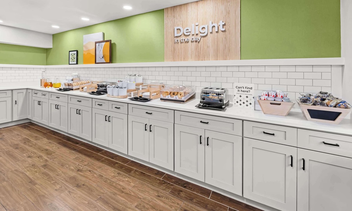 Sterling Hotel | Spark by Hilton Sterling Dulles Airport