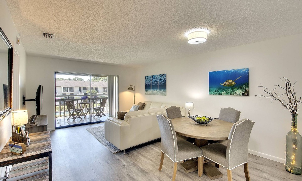 The Meadows Condo | Spotless 2-bedroom condo in amazing Sarasota
