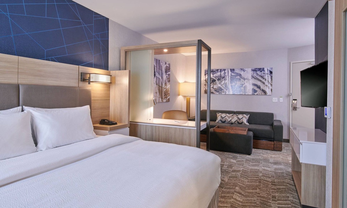 Dearborn Hotel | SpringHill Suites by Marriott Detroit Dearborn