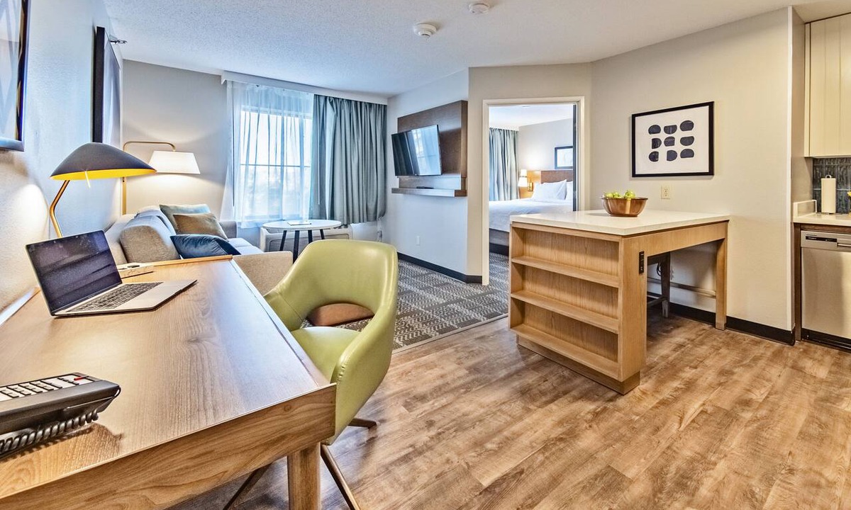 Cedar Rapids Hotel | Staybridge Suites Cedar Rapids North by IHG