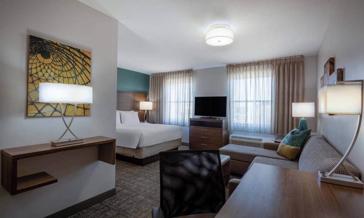 Gilbert Hotel | Staybridge Suites Phoenix East - Gilbert by IHG