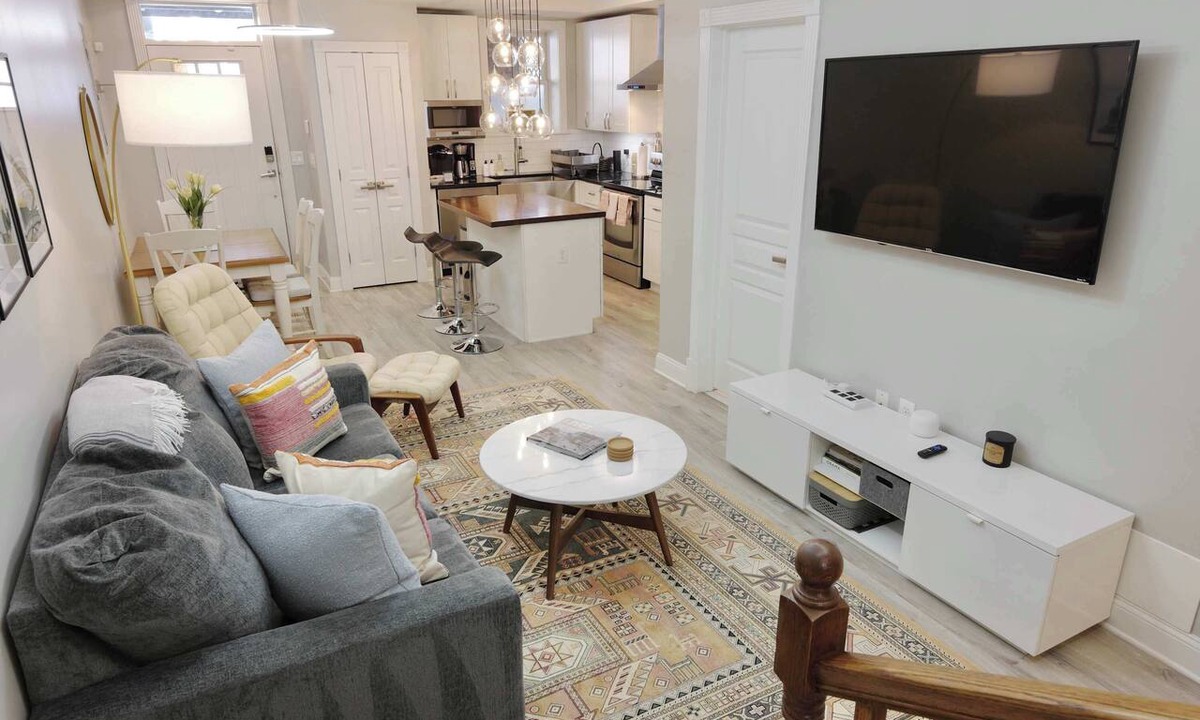 Petworth Apartment | Stellar Stay Near Metro + Parking