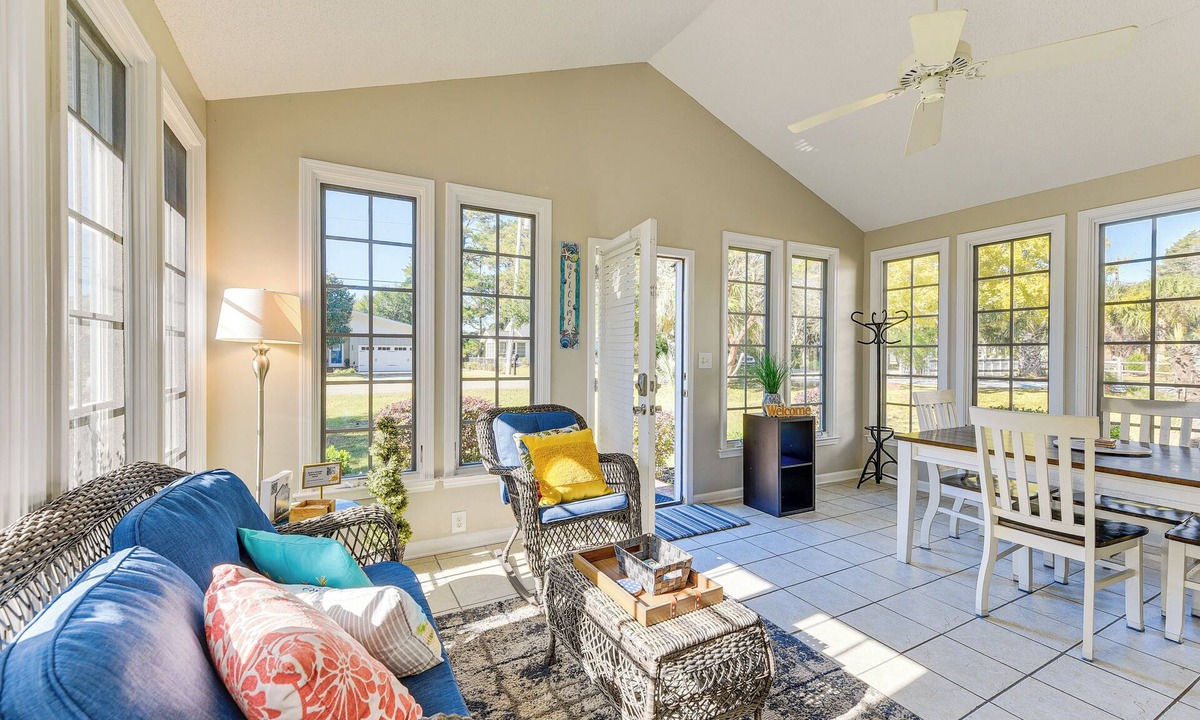 Crescent Beach Cottage | Steps to Sea! Family Getaway in North Myrtle Beach
