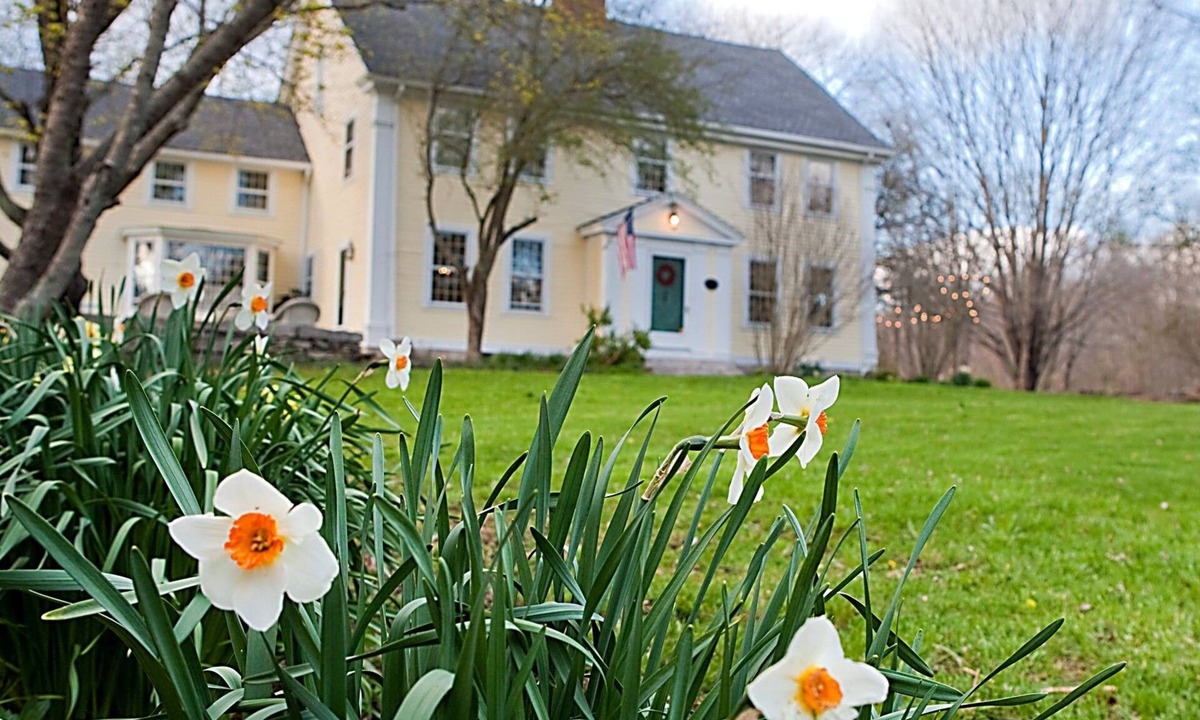 Ledyard Bed & Breakfast | Stonecroft Inn