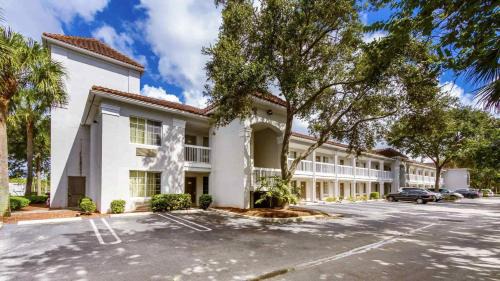 Coral Springs Hotel | Studio 6 Extended Stay - Coral Springs, FL- Fort Lauderdale