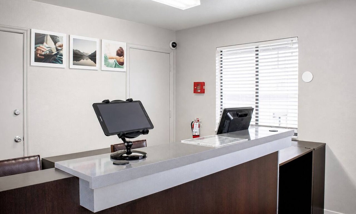 Springdale Hotel | Studio Lodge Springdale Cincinnati