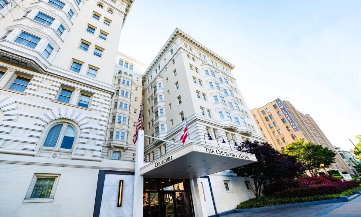 Kalorama Heights Hotel | Stylish 1 BR Suite King | 1.6 mi to Embassy Row| 1.4 mi to White House
