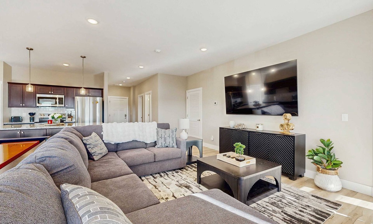Kimberling City Condo | Stylish 3BR Condo - LAKE VIEWS - Pool & Kimberling