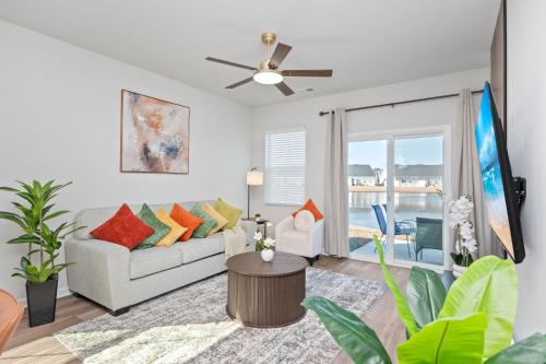 Carolina Forest House | Stylish New Build Home 3BR-3BA Pool, Beach, Golf