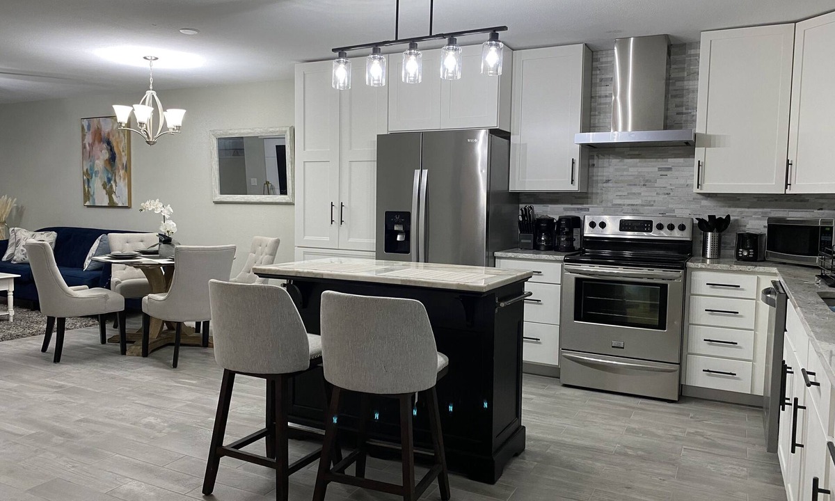 Whitfield House | Stylist Sarasota Home near Downtown, Beaches, Airport