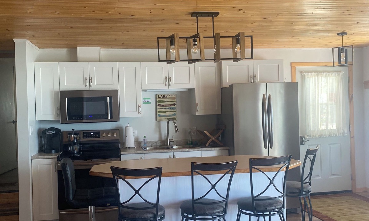 Kingsville Cottage | "Summer Made Simple". Never pay a cleaning fee!