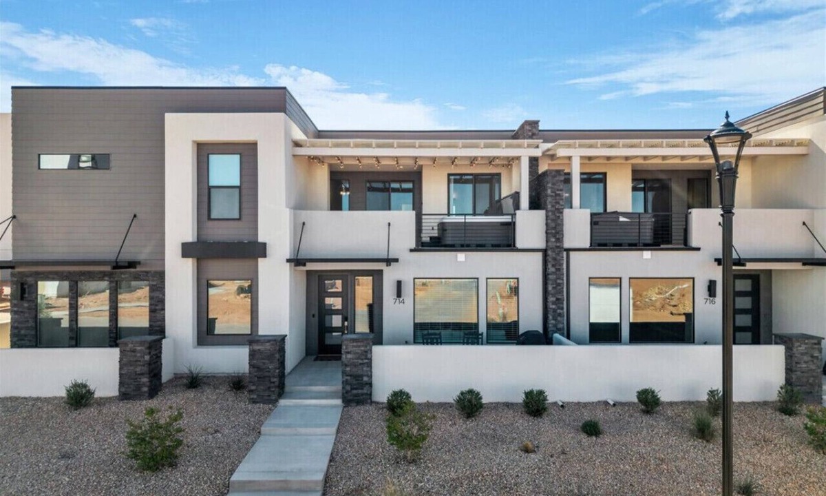 St. George Villa | Sun-Filled Coastal Home | Lagoon Access| Hot Tub| Sleeps 12