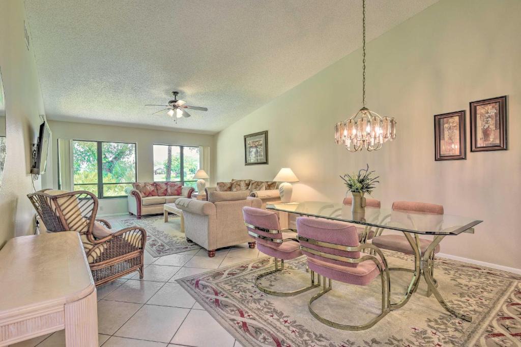 Sarasota Villa | Sunny Sarasota Villa with Lanai Less Than 5 Mi to Beach