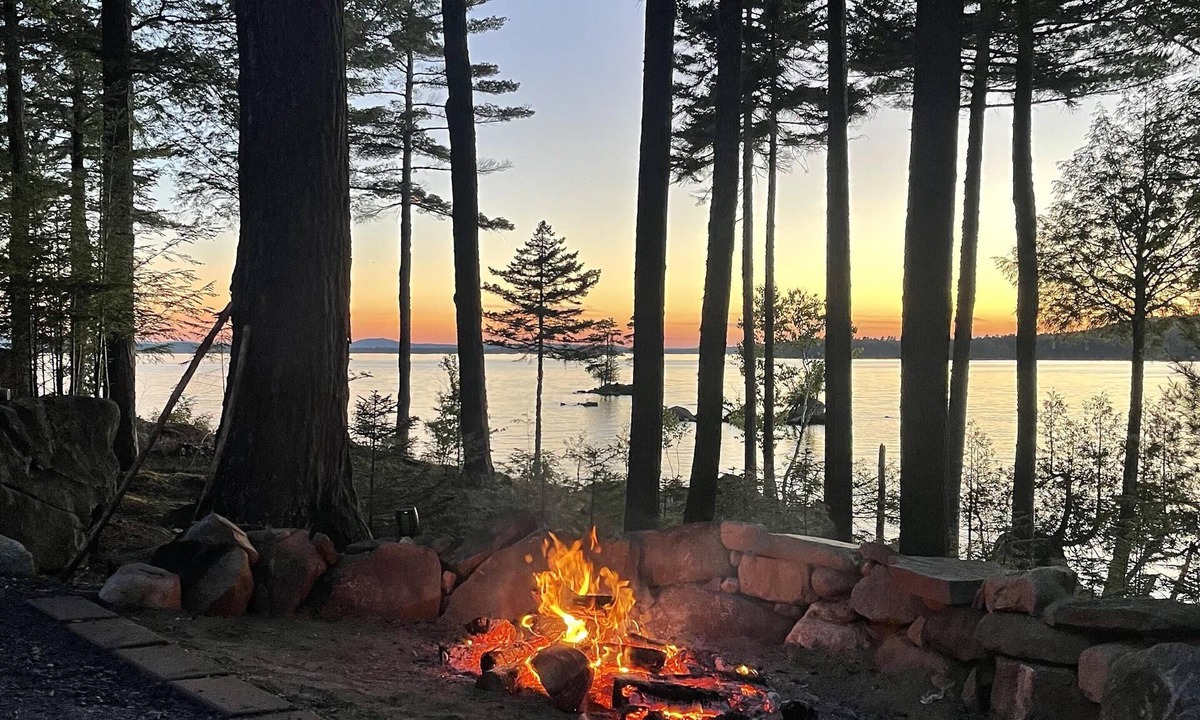 Beaver Cove House | Sunset Serenity (Waterfront on Moosehead Lake!)