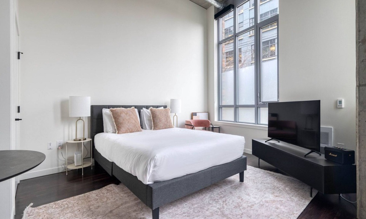 Cascade Apartment | Superb South Lake Union Studio w/Rooftop, nr Dining, by Blueground