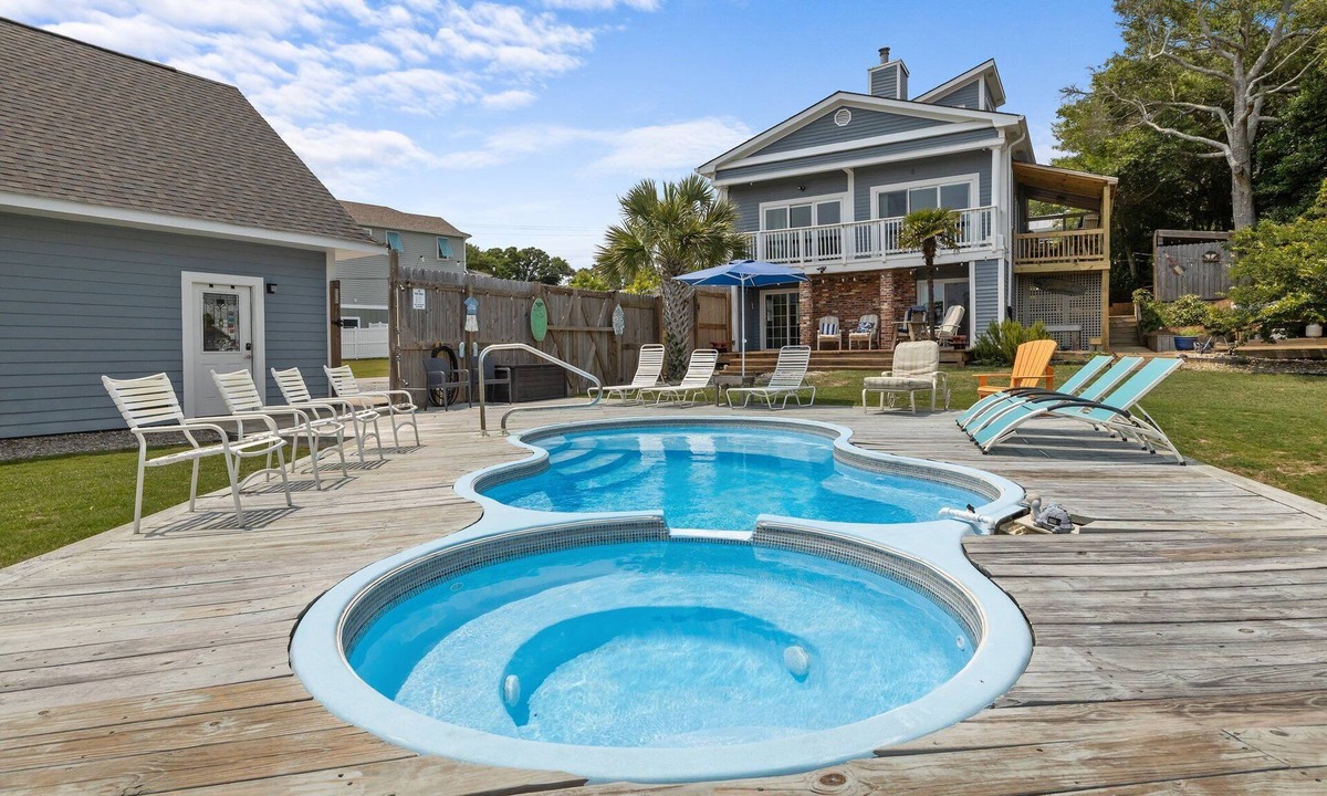 Emerald Isle House | Surf Daze: Waterfront Pool House + Tiny Home