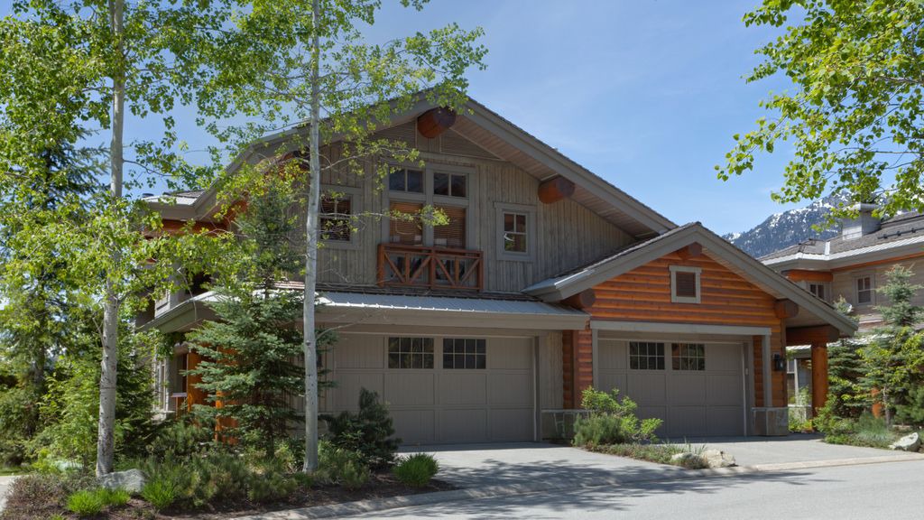 Nordic Estates House | Taluswood The Heights 13 4 Bedroom Ski-In/Ski-Out Home, Private Hot Tub