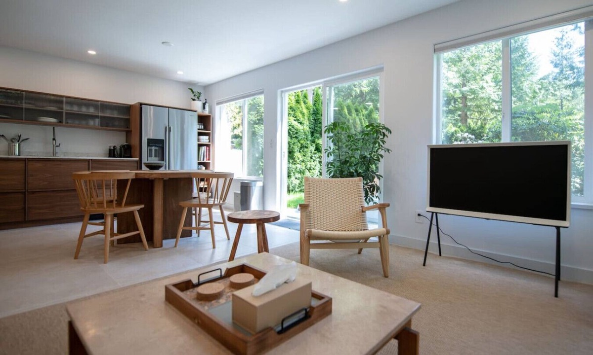 Roberts Creek Cottage | The Abode & Cedar Barrel Sauna in Robert's Creek