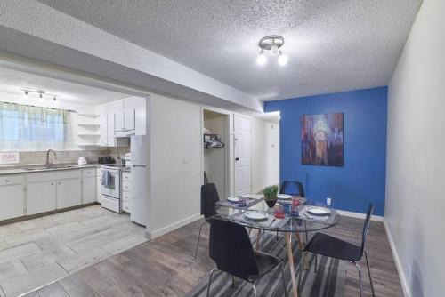 Northwest Calgary House | The Bowness Basecamp - 7818