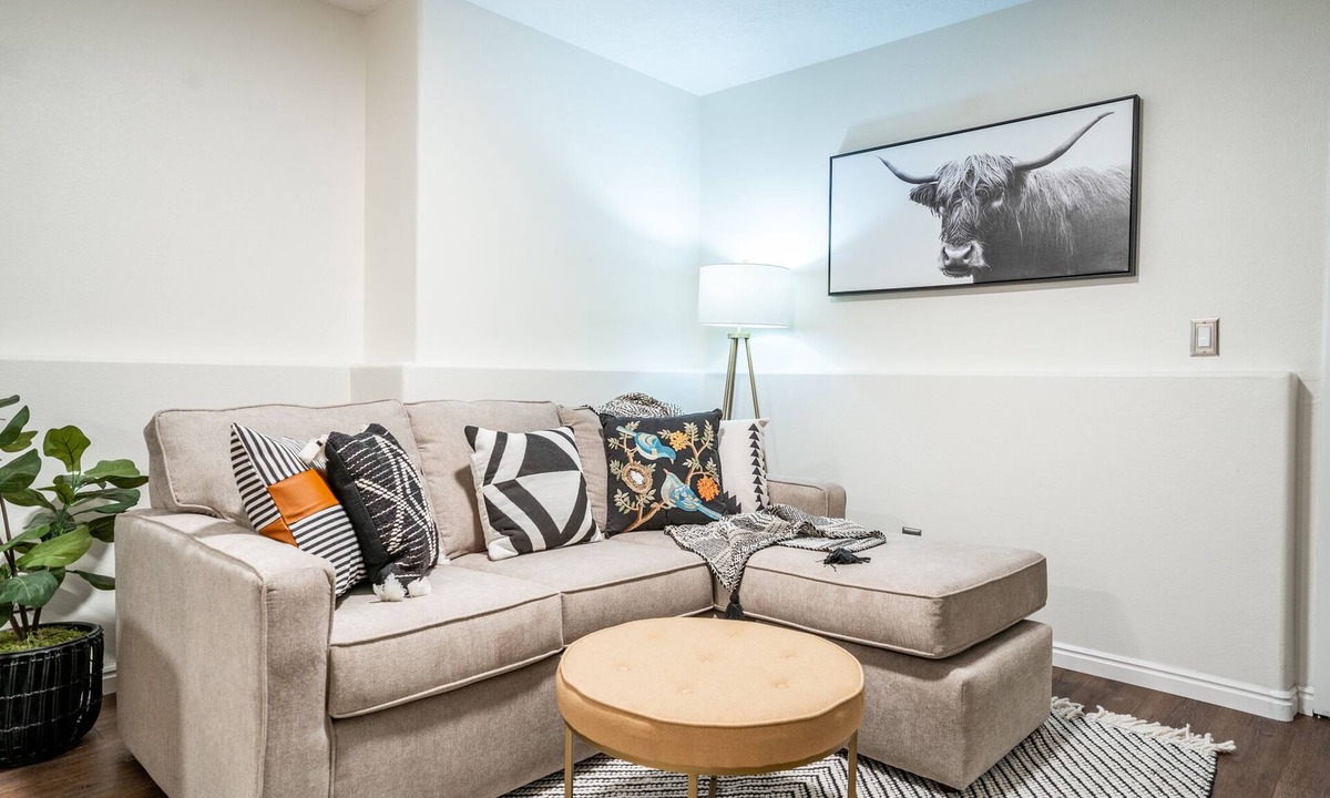 Suncrest Condo | The Cozy Farmhouse Condo