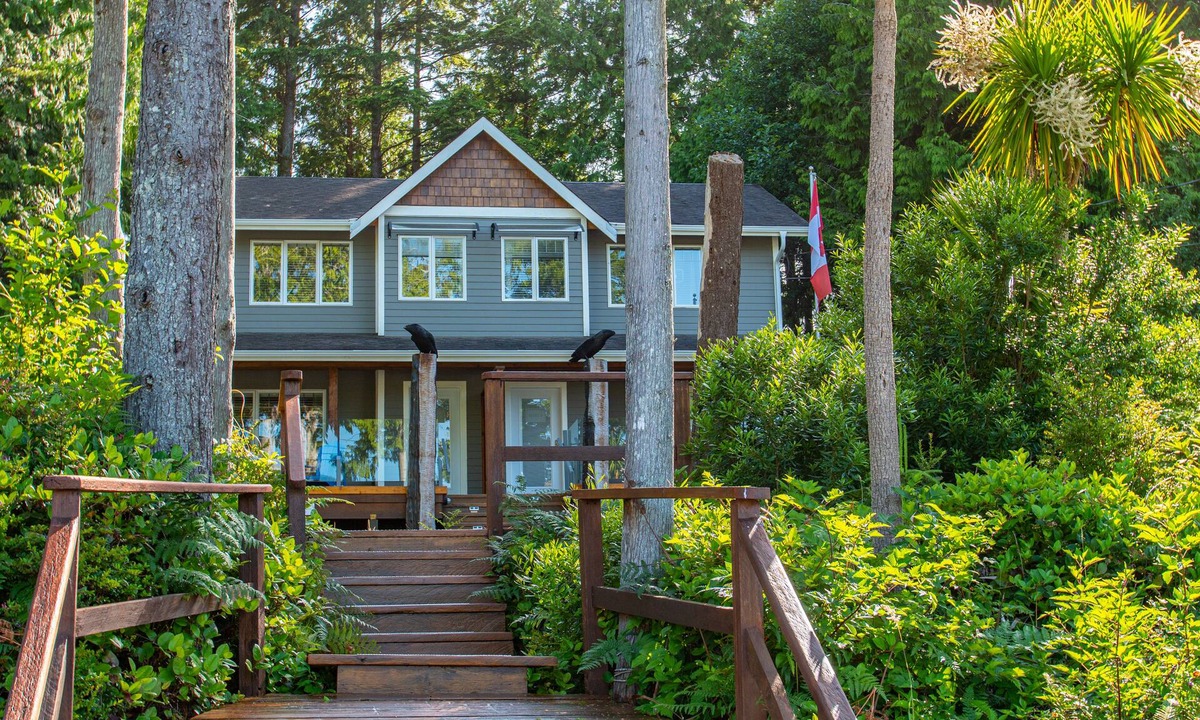 Ucluelet House | The Francis Boutique Inn
